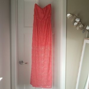 Sleeveless lace maxi dress